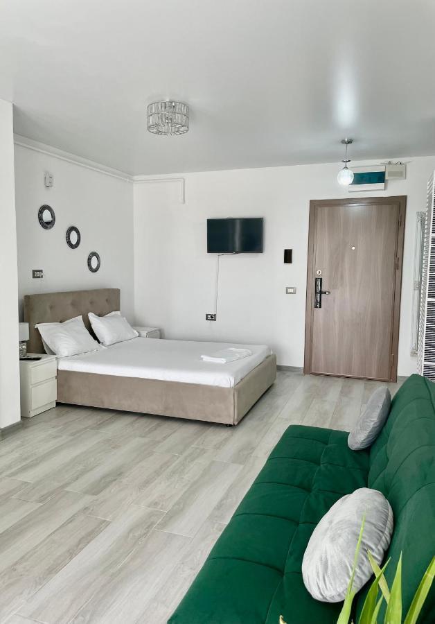 Dominic 2 Beds 1 Sofa Parking Pool Apartament By Alezzi Nord10 Apartment Navodari Ngoại thất bức ảnh